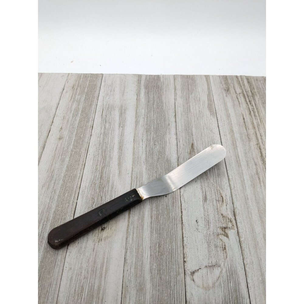 Vintage Geneva Forge Stainless Steel Spatula Cake Icing Wood Handle 7 1/2"